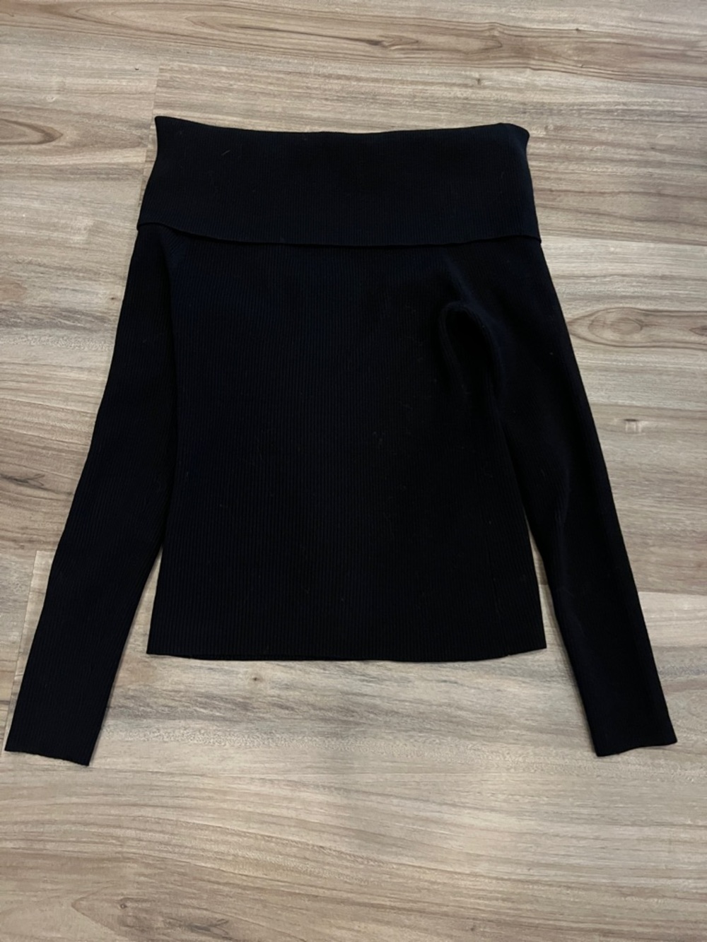 Wilfred Black Off-Shoulder Ribbed Knit Sweater